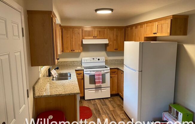 3 beds, 1 bath, 1,100 sqft, $1,775, Unit 306