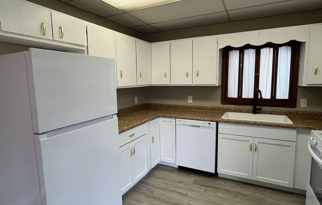 4 Bed 2 Bath in Wausau! Deposit Special : half off deposit with a signed lease!