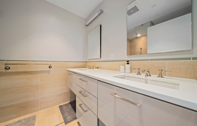 2 beds, 2 baths, 966 sqft, $5,900, Unit 2207