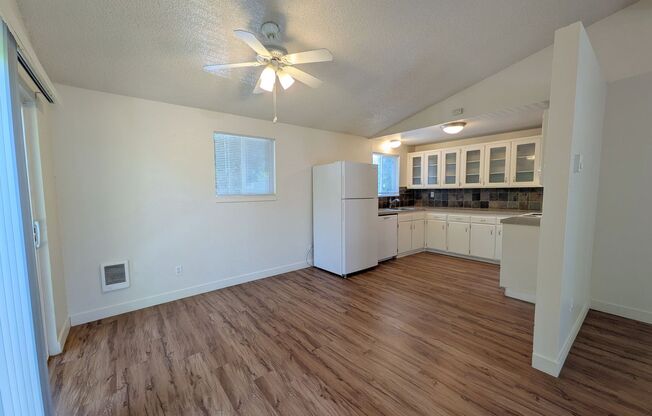 2 beds, 1 bath, 800 sqft, $1,365, Unit 3485-05