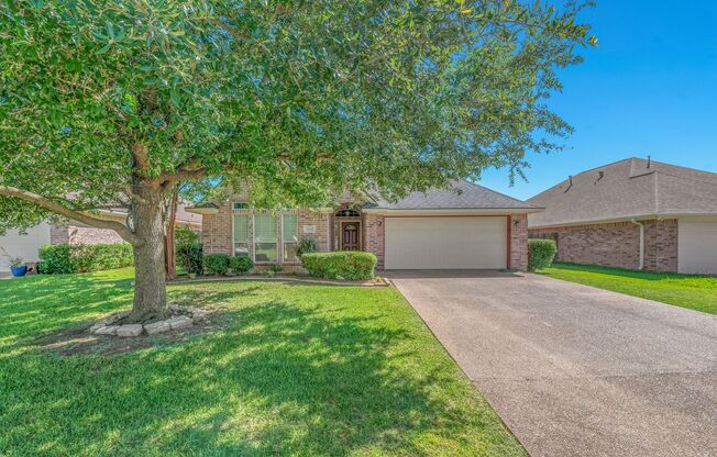 3 Bed/ 2 Bath Home in Edelweiss Gartens Available for August Move In!