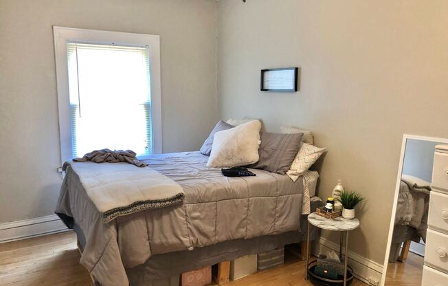 1 bed, 1 bath, 700 sqft, $1,195, Unit 205