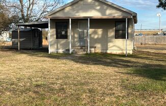 2 Bedroom, 1 Bathroom Home Centrally Located in Fort Smith