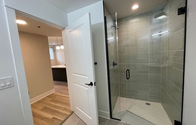 1 bed, 1 bath, 693 sqft, $1,999, Unit 102