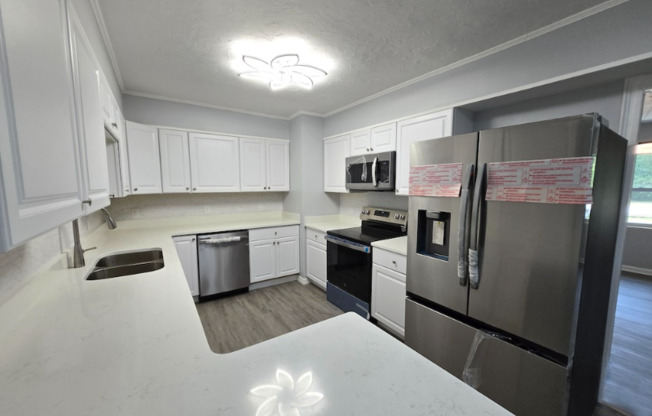 2827 SE 2 ST