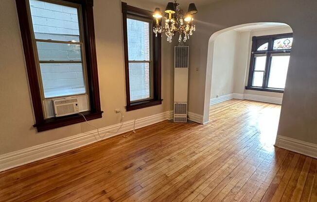 1013 N Winchester Ave