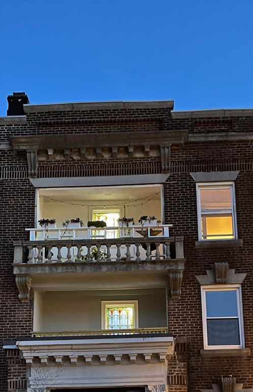 3 ALTON PL
