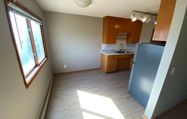 1 bed, 1 bath, 650 sqft, $999