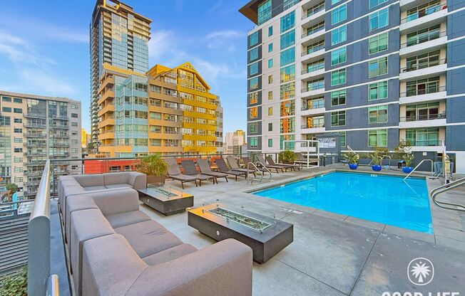 2 beds, 1 bath, $2,850, Unit Unit 710