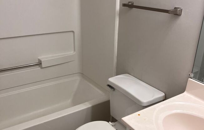 Lovely 3bedroom / 2bath Townhouse near NCSU!