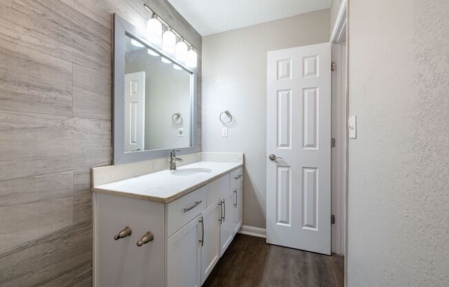 1 bed, 1 bath, 525 sqft, $1,100, Unit 1019