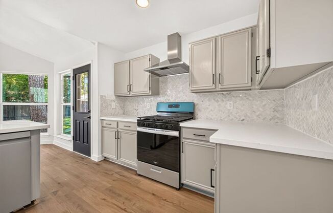 3 beds, 2 baths, $3,100