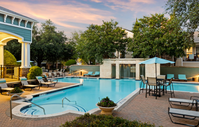 Cottonwood Ridgeview Pool at Dusk