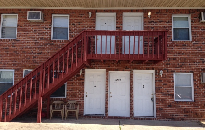 2 beds, 1 bath, $1,100