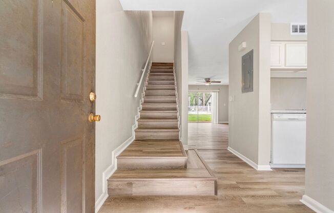 Beautiful Temple Terrace Townhome!