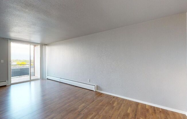 1 bed, 1 bath, 778 sqft, $945, Unit 11600 East 16th Ave #8