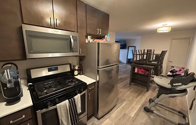 2 beds, 1 bath, $1,395, Unit 116