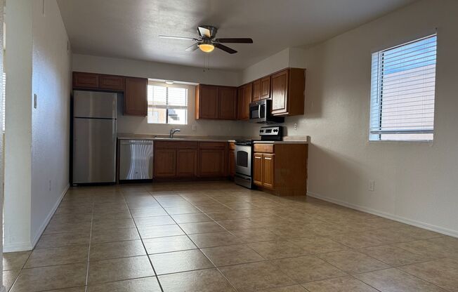 2 beds, 1 bath, $1,200, Unit # 105