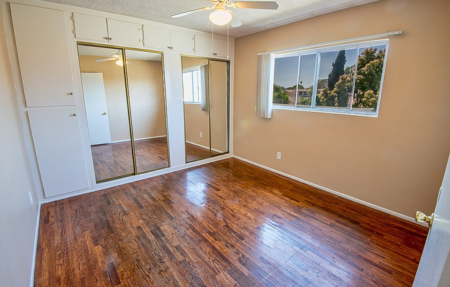 2 beds, 1 bath, $1,850, Unit 09