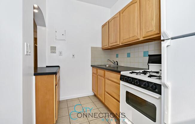 352 E 55 ST