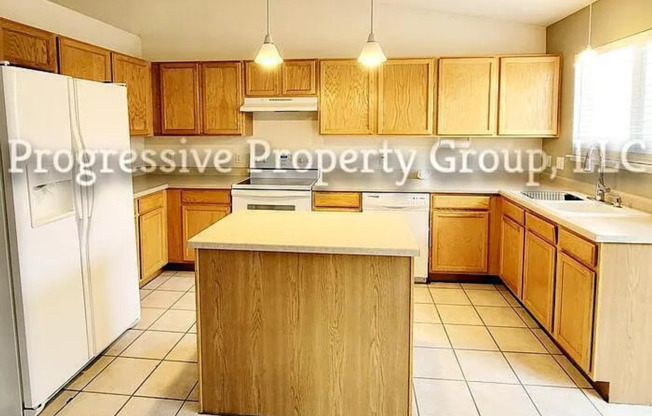 Beautiful 4-Bedroom Gem in the Heart of Briargate -Move In Now and Enjoy 50% Off Your First Month!