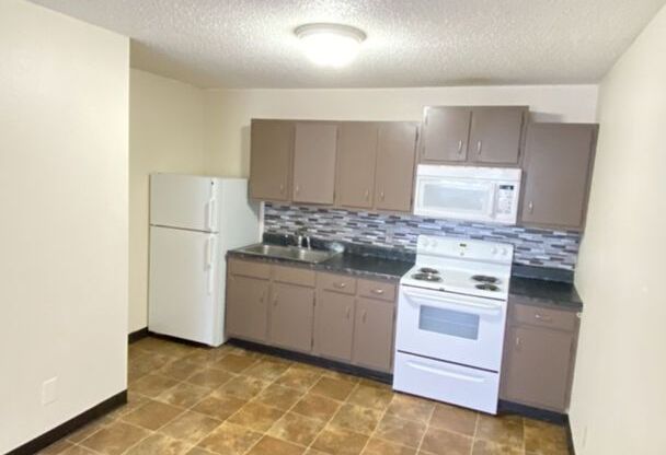 1 bed, 1 bath, 575 sqft, $697, Unit 2-01