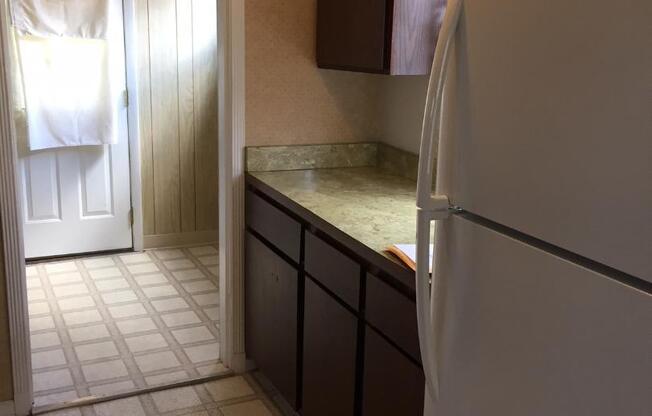 2 bedroom 1 bathroom ranch on Columbus' North Side has been renovated and now ready for lease!