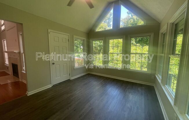 4 beds, 2.5 baths, 2,959 sqft, $2,695