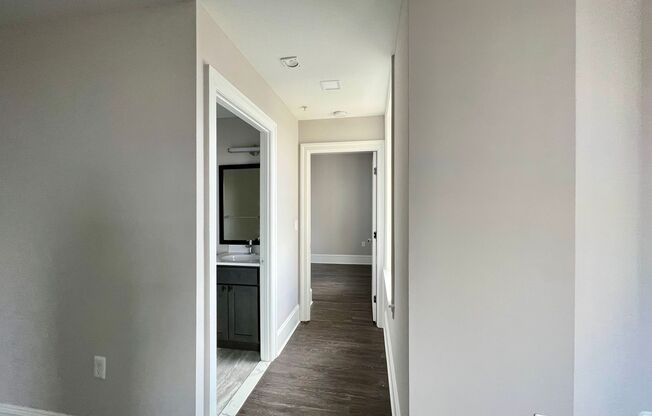 1 bed, 1 bath, 555 sqft, $1,500, Unit 305
