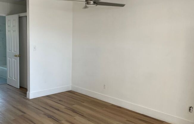 1 bed, 1 bath, $1,300, Unit #D