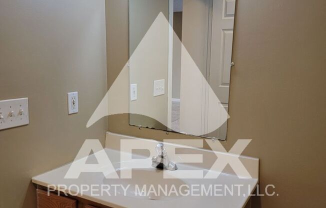 3 beds, 2 baths, $1,600, Unit 1841-112