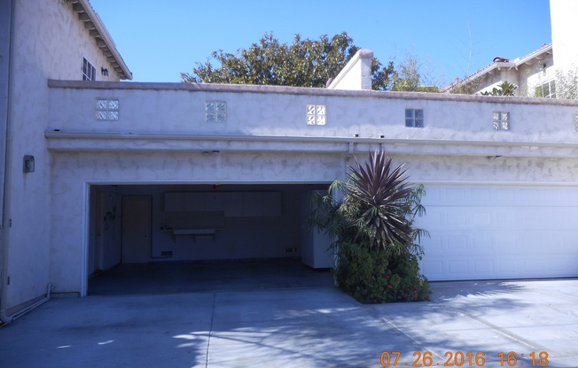 3 beds, 2.5 baths, $3,750