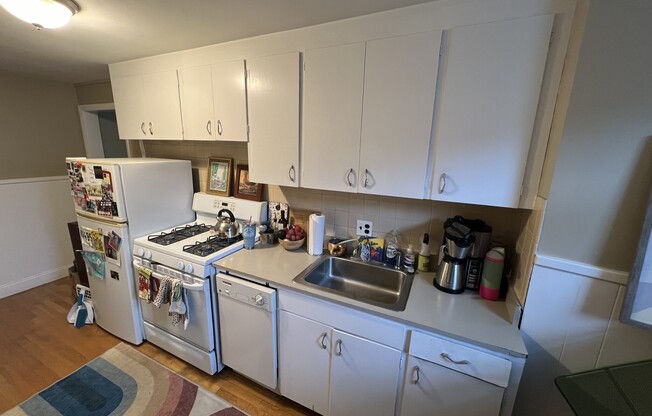 1 bed, 1 bath, $2,700, Unit 260