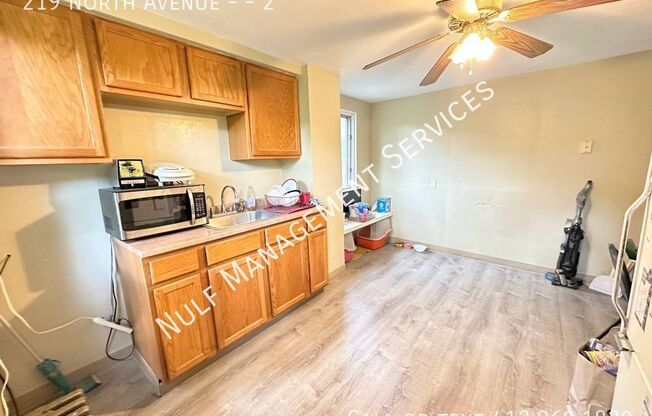 219 N AVE