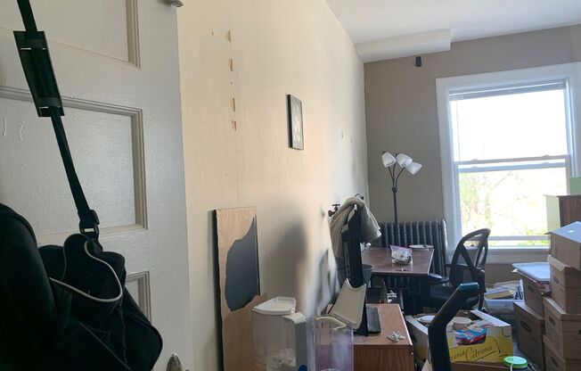 4 beds, 2 baths, $2,350, Unit 7
