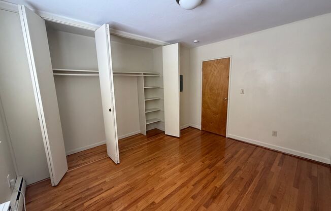 Beautifully-Maintained 1-Bedroom & Centrally Located to Everything You Need!