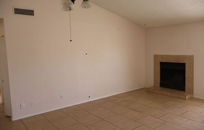 3 bed 2 bath POOL Home!