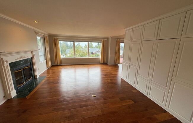 4 beds, 2.5 baths, $3,800