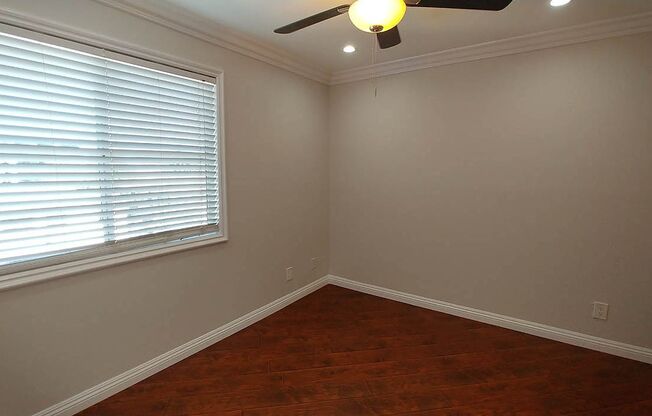 2 beds, 1 bath, 925 sqft, $2,850, Unit 307