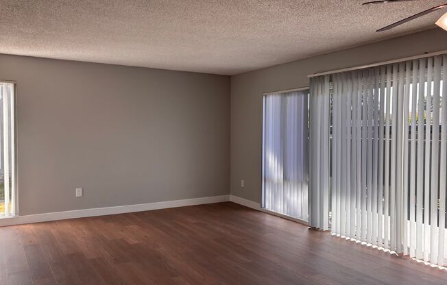 2 beds, 2 baths, 919 sqft, $2,615, Unit M10