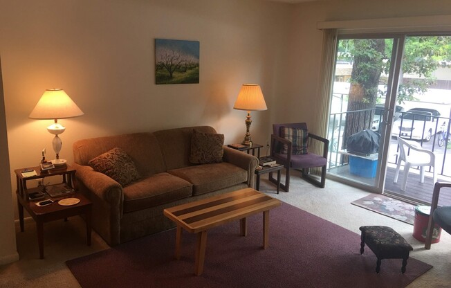 2 beds, 1 bath, $1,650