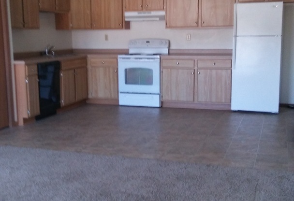 2 beds, 1 bath, $1,045, Unit 601-07