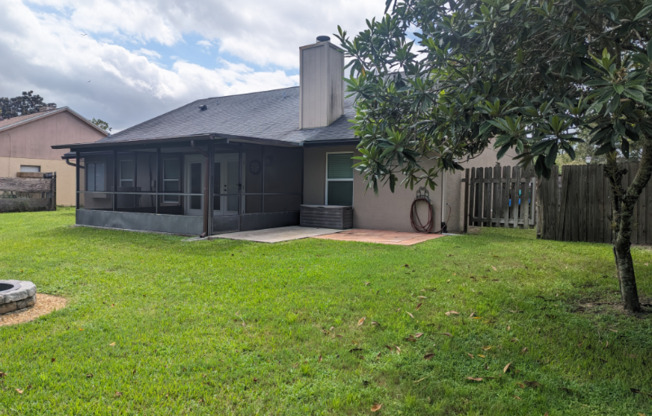 1043 WEAVER DR