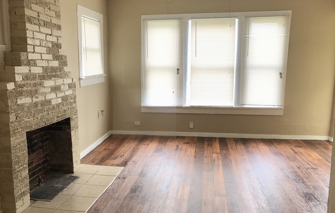 3 beds, 1 bath, $1,595