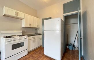 24 Beacon Ave 3E