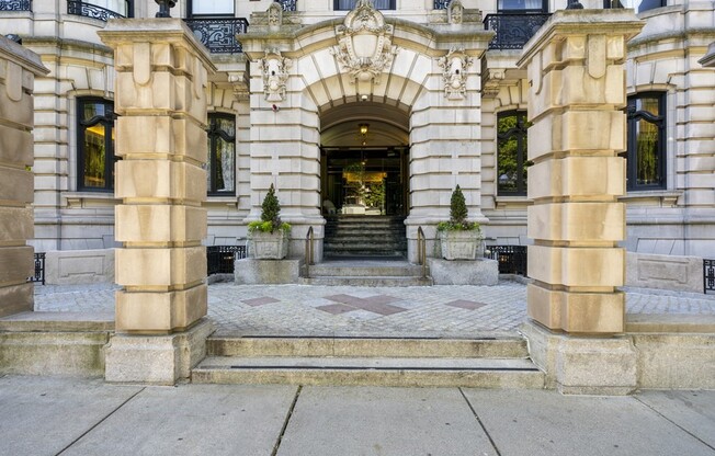 2 beds, 1.5 baths, 1,221 sqft, $4,950, Unit 205