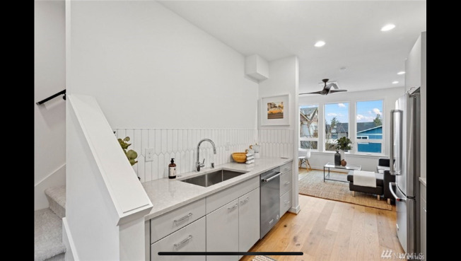 5808 17 AVE