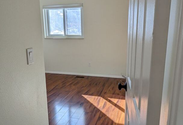 3 beds, 1 bath, $1,995, Unit #A