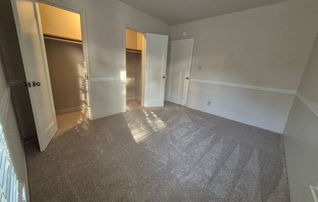 2 beds, 1 bath, $1,695, Unit 01A