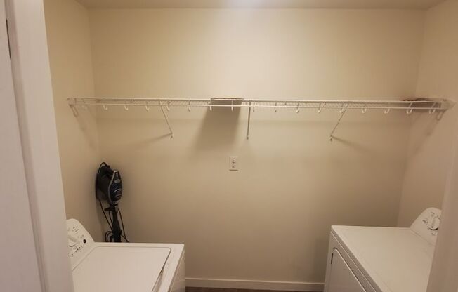 Studio, 1 bath, 653 sqft, $850, Unit 306